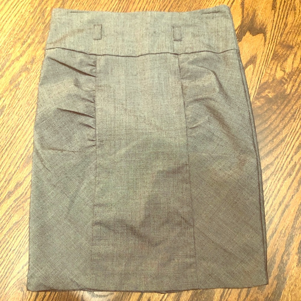 Gray pencil skirt